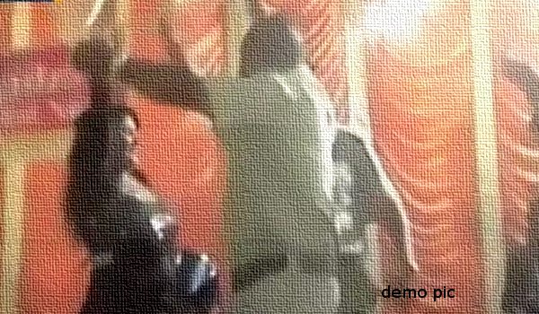 लातेहार : आर्केस्टा में महिला डांसरों संग पुलिस जवान ने लगाए ठुमके, सस्पेंड