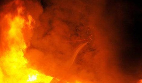 मुंबई : चंद्रपुर के सुपरमार्केट में आग से करोड़ो का नुकसान