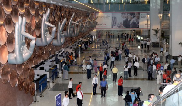 दिल्ली एयरपोर्ट पर हुआ संदिग्ध रेडियोएक्टिव पदार्थ का रिसाव