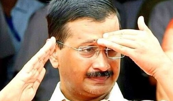 केजरीवाल ने किया पीएम को सलाम, कहा पाक को करें बेनकाब केजरीवाल ने किया पीएम को सलाम, कहा पाक को करें बेनकाब