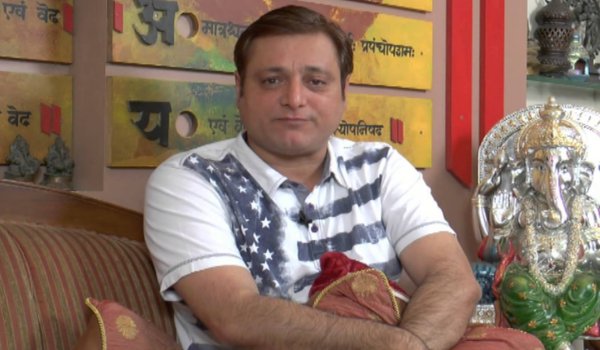 स्मिता तलवरकर और संजय सुरकर के कारण बनीं मेरी पहचान : मनोज जोशी स्मिता तलवरकर और संजय सुरकर के कारण बनीं मेरी पहचान : मनोज जोशी