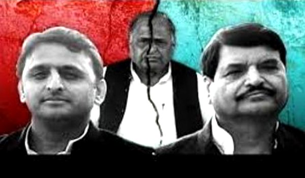 सपा का टूटना तय, अगले कुछ घंटे में होंगे अहम फैसले !