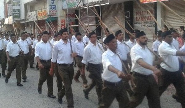 नए गणवेश में दिखे स्वयंसेवक, हाफ की जगह फुल पैंट नए गणवेश में दिखे स्वयंसेवक, हाफ की जगह फुल पैंट