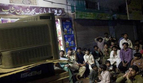 पाकिस्तान में भारतीय टीवी, रेडियो पर शुक्रवार से पूर्ण प्रतिबंध