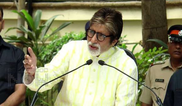 यह वक्त जवानों के साथ खड़े होने का है : अमिताभ बच्चन यह वक्त जवानों के साथ खड़े होने का है : अमिताभ बच्चन