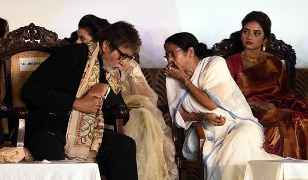 मुंबई लौट रहे अमिताभ बच्चन के विमान में आई खराबी, विलंब से रवाना मुंबई लौट रहे अमिताभ बच्चन के विमान में आई खराबी, विलंब से रवाना
