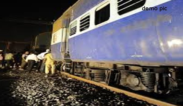 आर्मी स्पेशल ट्रेन के डिब्बे बेपटरी, ड्राईवर ने बचाई जान आर्मी स्पेशल ट्रेन के डिब्बे बेपटरी, ड्राईवर ने बचाई जान