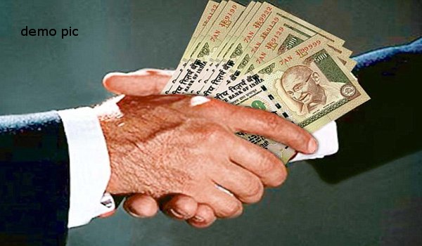 नागौर में रिश्वत लेते रेलवे अधिकारी को सीबीआई ने दबोचा नागौर में रिश्वत लेते रेलवे अधिकारी को सीबीआई ने दबोचा