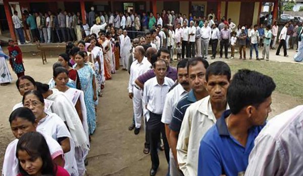 असम उप चुनाव : लोस में 61 व विस में 65 फीसदी मतदान