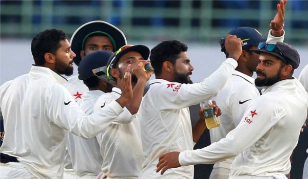विशाखापटनम टेस्ट : भारत जीत से 8 विकेट दूर