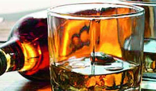 खुले में शराब पी तो गिरफ्तारी के साथ 10,000 रुपए का जुर्माना