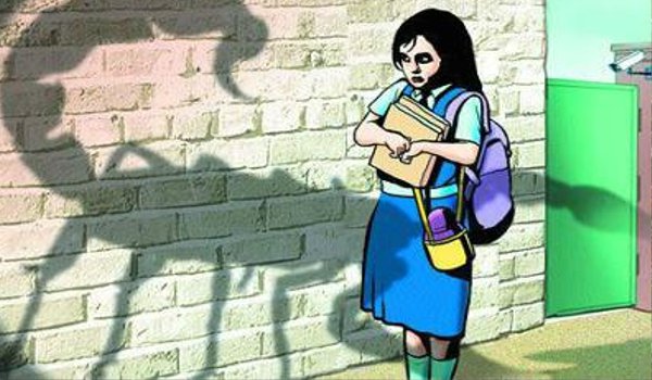जयपुर : 4 साल की मासूम बच्ची से स्कूल में छेड़छाड जयपुर : 4 साल की मासूम बच्ची से स्कूल में छेड़छाड