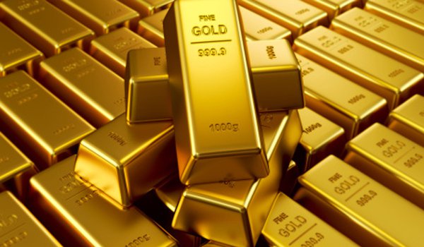 Gold is more expensive due to Rs 500 and Rs 1000 note banned