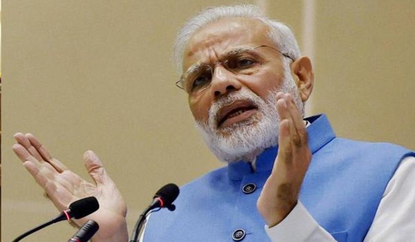 500 और 1000 की नोट बंद, पेट्रोल पंप और एटीएम पर जुटी भीड़ 500 और 1000 की नोट बंद, पेट्रोल पंप और एटीएम पर जुटी भीड़