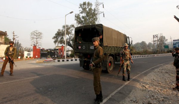 चलती ट्रेन में ब्लास्ट करना चाहते थे मारे गए आतंकी चलती ट्रेन में ब्लास्ट करना चाहते थे मारे गए आतंकी