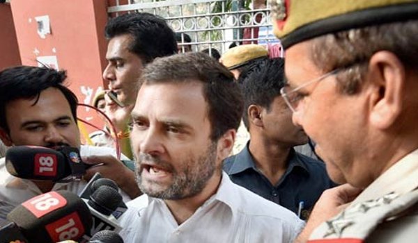राहुल गांधी को फिर हिरासत में लिया, दो घंटे बाद छोड़ा राहुल गांधी को फिर हिरासत में लिया, दो घंटे बाद छोड़ा