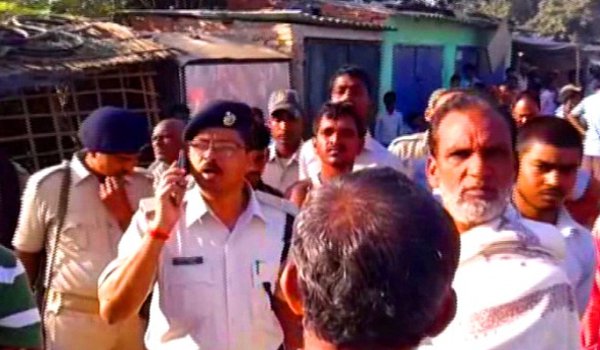 बिहार के दरभंगा में चाय दुकान में घुसा ट्रक, तीन की मौत