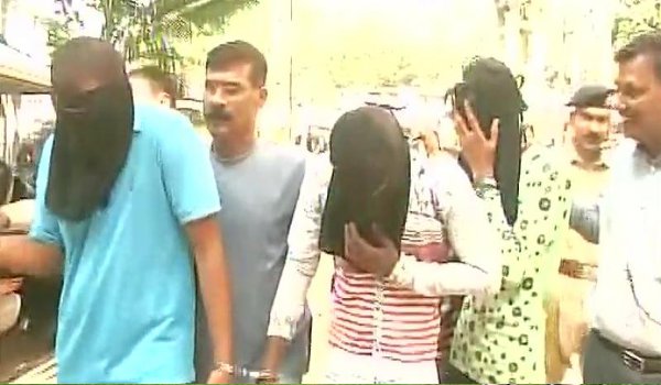 किराए का मकान तलाश रही महिला से पति के सामने 8 लोगों ने किया गैंगरेप किराए का मकान तलाश रही महिला से पति के सामने 8 लोगों ने किया गैंगरेप