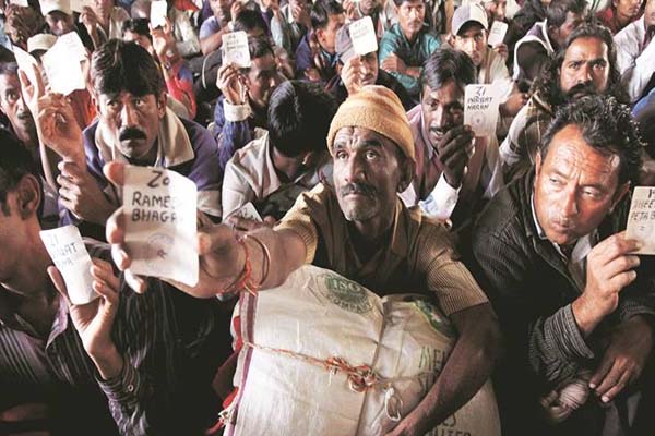 पाक सरकार ने 220 भारतीय मछुआरों को रिहा किया पाक सरकार ने 220 भारतीय मछुआरों को रिहा किया