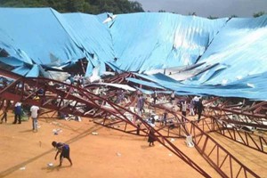 Nigeria Church of the roof collapsed killing 160