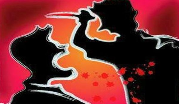 माउंट आबू घूमकर लौट रहे पयर्टकों पर हमला, एक की मौत माउंट आबू घूमकर लौट रहे पयर्टकों पर हमला, एक की मौत
