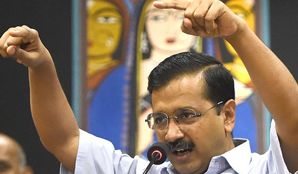 नोटबंदी पर जयपुर में आमसभा : मोदी पर बरसे केजरीवाल