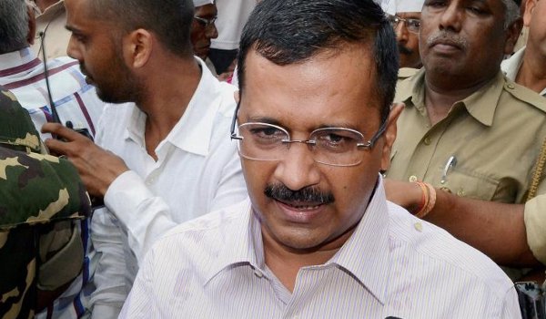 केजरीवाल को झूठा हलफनामा दाखिल करने के मामले में जमानत केजरीवाल को झूठा हलफनामा दाखिल करने के मामले में जमानत