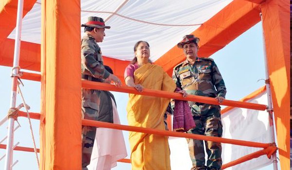 सीएम राजे ने सेना भर्ती रैली में शामिल होकर युवाओं का बढ़ाया जोश सीएम राजे ने सेना भर्ती रैली में शामिल होकर युवाओं का बढ़ाया जोश