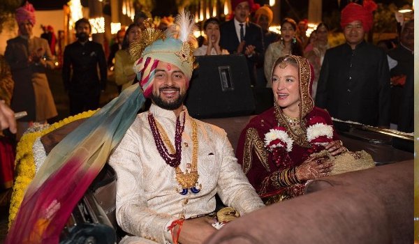 अर्जुन सिंह के पोते अरुणोदय सिंह ने की शादी अर्जुन सिंह के पोते अरुणोदय सिंह ने की शादी