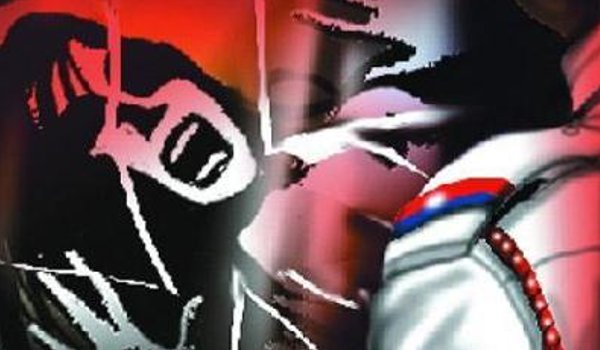 दिल्ली पुलिस के जवान ने किया रेप का प्रयास, केस दर्ज दिल्ली पुलिस के जवान ने किया रेप का प्रयास, केस दर्ज