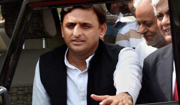 अखिलेश यादव ने शनिवार सुबह बुलाई पार्टी विधायकों की मीटिंग अखिलेश यादव ने शनिवार सुबह बुलाई पार्टी विधायकों की मीटिंग