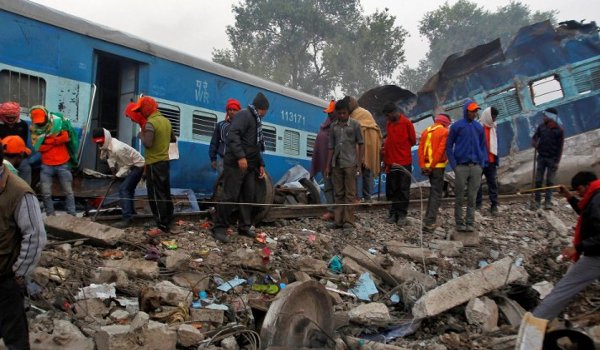 सियालदह-अजमेर हादसे के कारण 44 ट्रेनें रद्द, 63 के मार्ग बदले