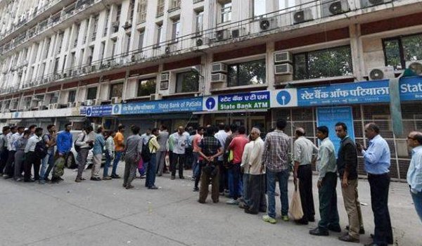 demonetisation : problems may increase due to Banks will remain closed for three days