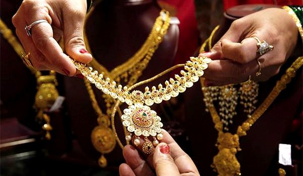 सोना रखने की भी सीमा तय, जानें कितना गोल्ड रख सकेंगे सोना रखने की भी सीमा तय, जानें कितना गोल्ड रख सकेंगे