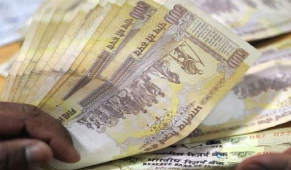 गोपालगंज में मिला 500 रुपए के पुराने नोटों से भरा बोरा गोपालगंज में मिला 500 रुपए के पुराने नोटों से भरा बोरा