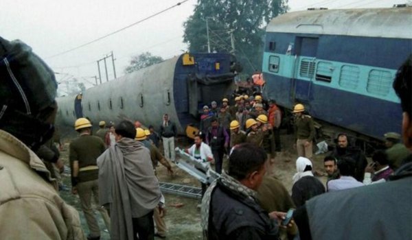 कानपुर रेल हादसा : रेलवे ने जारी ​किए हेल्पलाइन नंबर