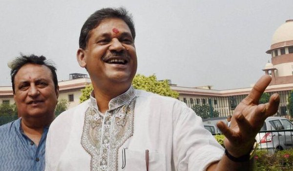 बीसीसीआई एक बिगड़ैल बच्चे की तरह : कीर्ति आजाद बीसीसीआई एक बिगड़ैल बच्चे की तरह : कीर्ति आजाद
