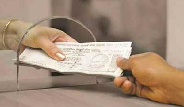 नोटबंदी : फैसिलिटेटर की भूमिका में होगा श्रम विभाग नोटबंदी : फैसिलिटेटर की भूमिका में होगा श्रम विभाग