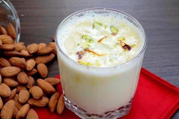 दूध कब और कहा कैसे पिए, जानिए? दूध कब और कहा कैसे पिए, जानिए?