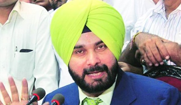 नवजोत सिंह सिद्धू ने की राहुल गांधी से मुलाकात नवजोत सिंह सिद्धू ने की राहुल गांधी से मुलाकात