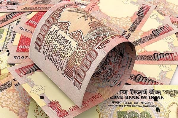 नोटबंदी के 6 दिन के भीतर जिला सहकारी बैंकों के पास आए 9000 करोड़ रुपए