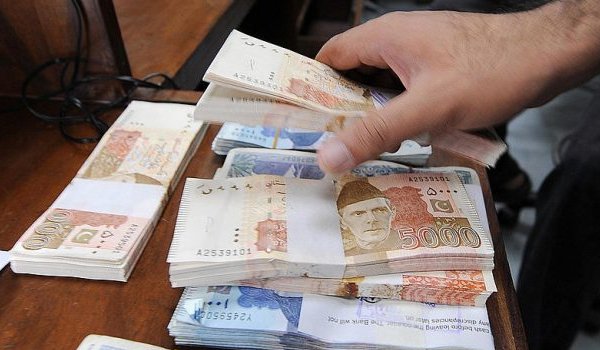 पाकिस्तान में पांच हजार के नोट को बंद करने का प्रस्ताव पारित