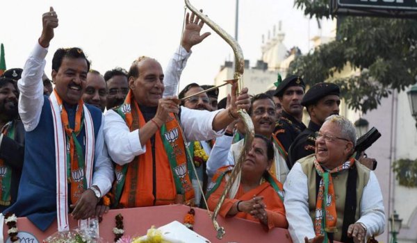 लखनऊ में रोड शो के साथ भाजपा की परिवर्तन यात्रा का समापन लखनऊ में रोड शो के साथ भाजपा की परिवर्तन यात्रा का समापन