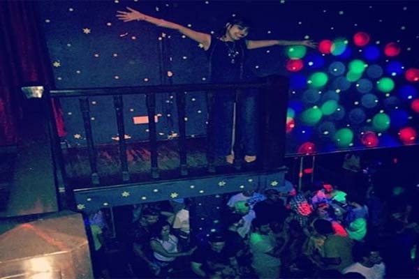 दिसंबर मंथ फुल ऑन masti, party दिसंबर मंथ फुल ऑन masti, party