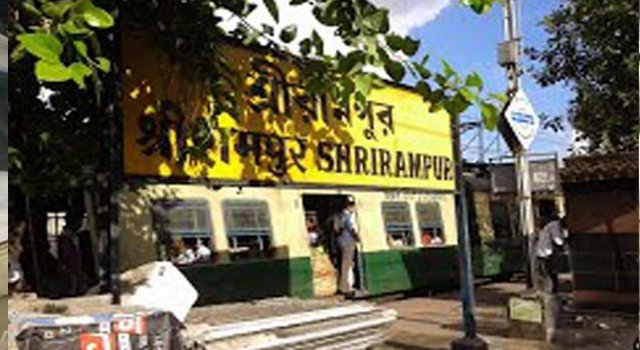 एक ही ट्रैक पर दो ट्रेन, चालक की तत्परता से बड़ा हादसा टला एक ही ट्रैक पर दो ट्रेन, चालक की तत्परता से बड़ा हादसा टला
