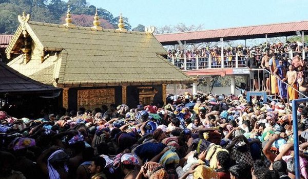 सबरीमाला मंदिर में मची भगदड़, 35 तीर्थयात्री घायल