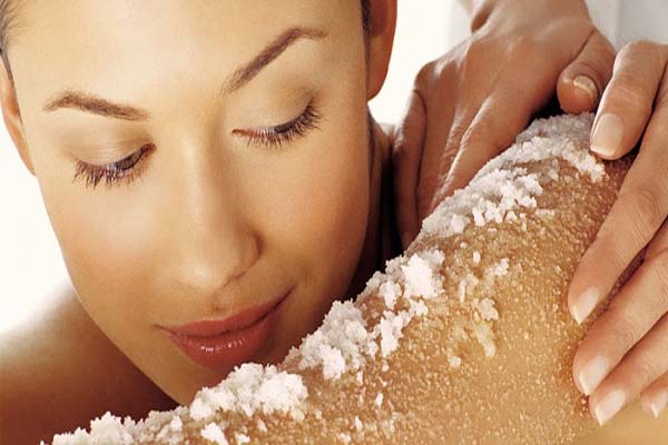  use of salt for face beauty