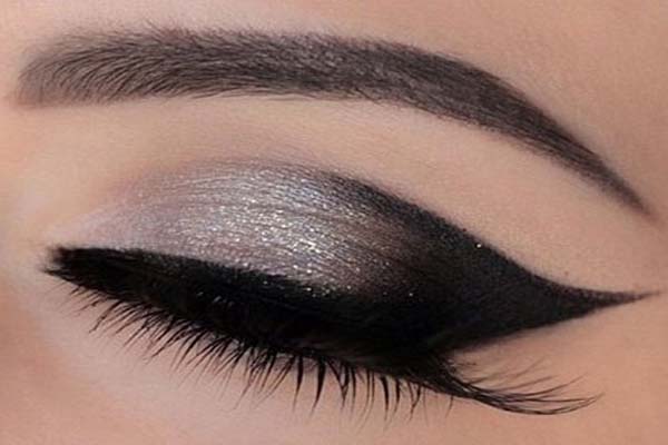  smokey eyes will give attractive look