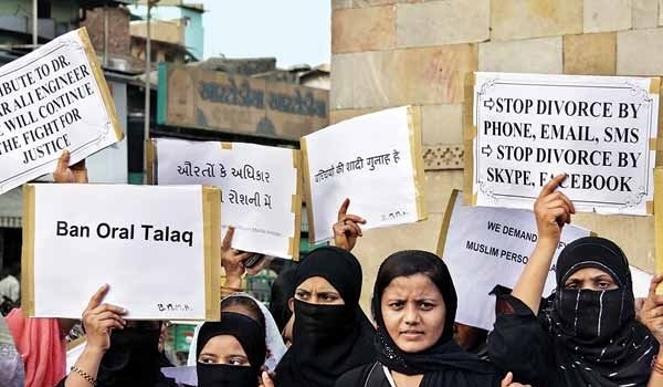 तीन तलाक को इलाहाबाद हाई कोर्ट ने असंवैधानिक ठहराया तीन तलाक को इलाहाबाद हाई कोर्ट ने असंवैधानिक ठहराया