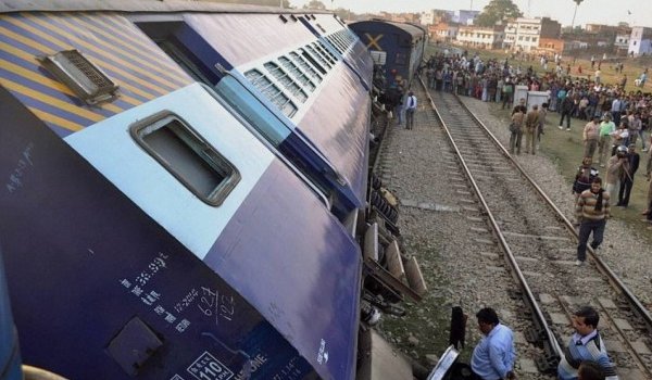 कैपिटल एक्सप्रेस हादसे के बाद चार यात्री ट्रेनें रद्द, कई के रूट बदले